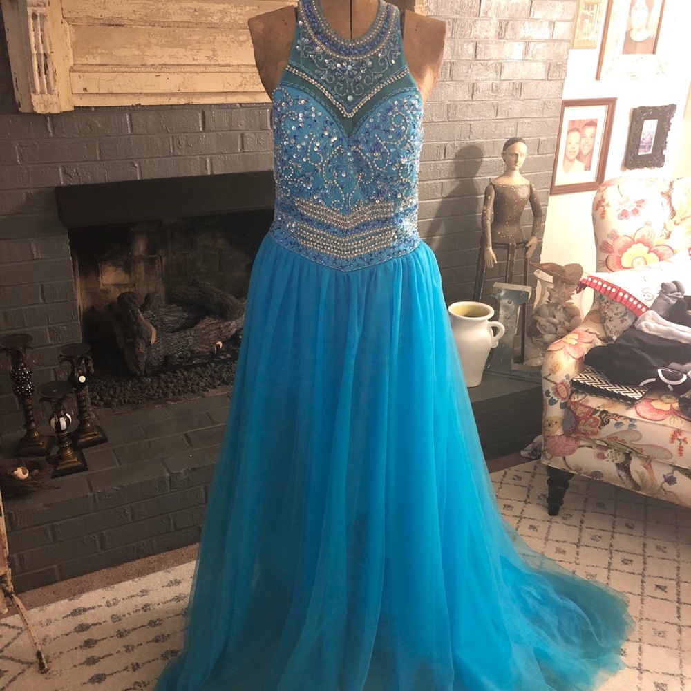 Prom dress!!💙💙💙